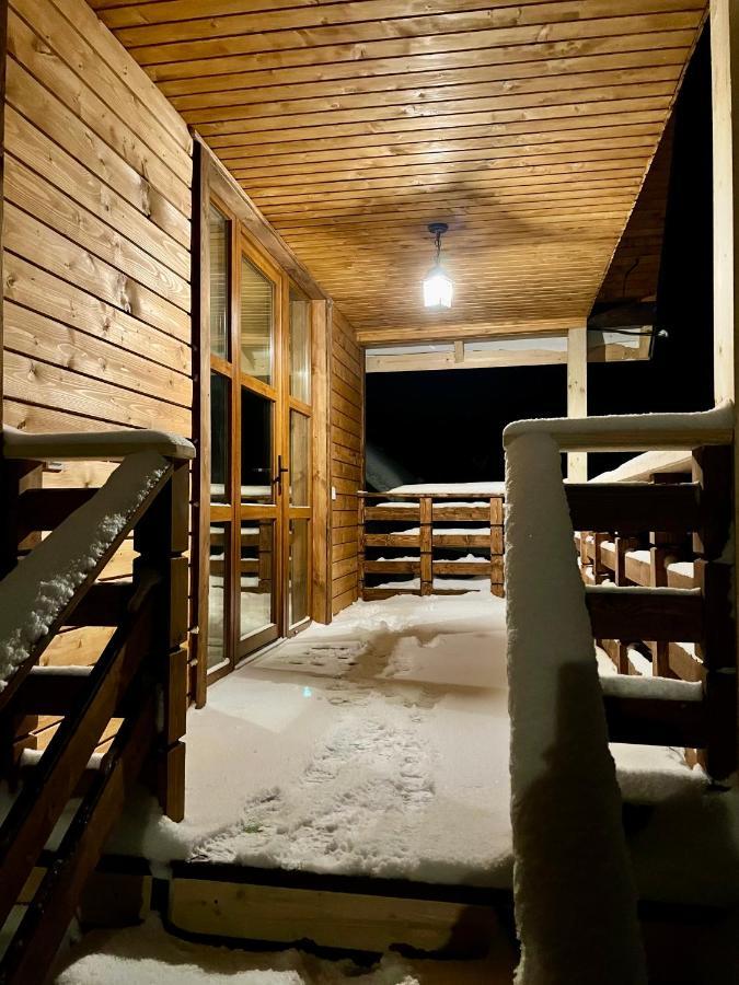 Hill Hut Villa Myta Luaran gambar